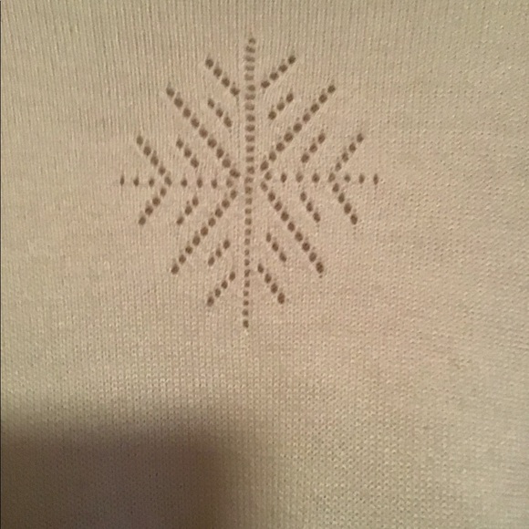 Dockers snowflake sweater❣️very feminine.❣️🎈 - Picture 4 of 8